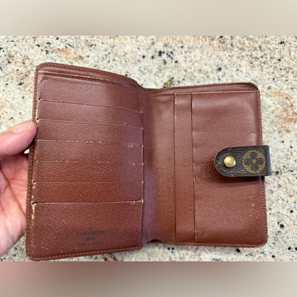 Authentic LV XL compact Vintage Wallet! - Picture 8 of 10